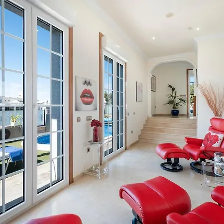 Leonardo * פוארטו דה סנטיאגו