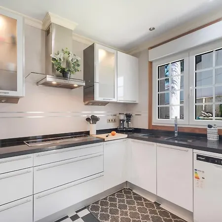 Leonardo Villa Puerto de Santiago (Tenerife)